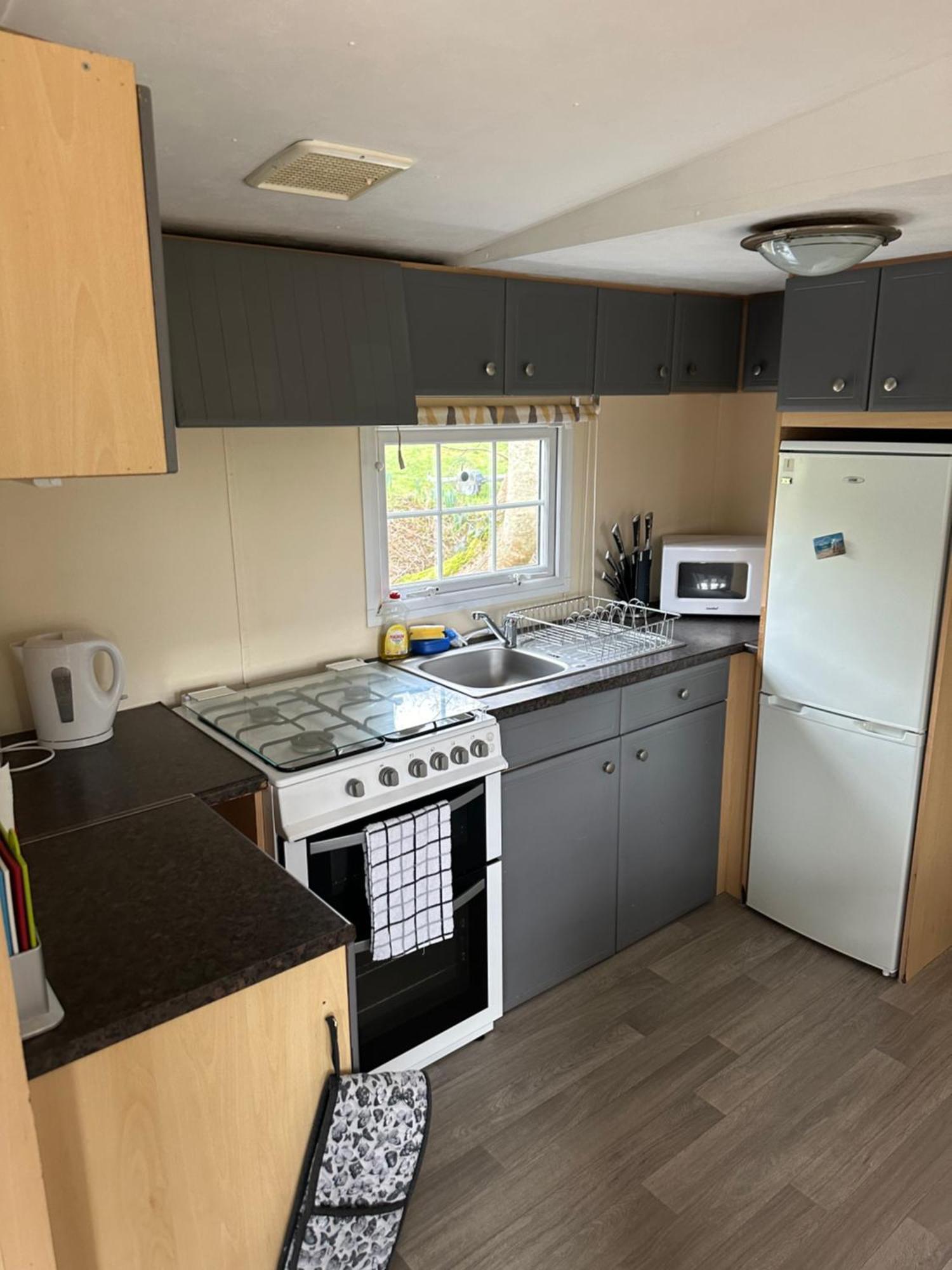 Static Mobile Home Set In Our 20 Acres Of Farmland Horspath Экстерьер фото